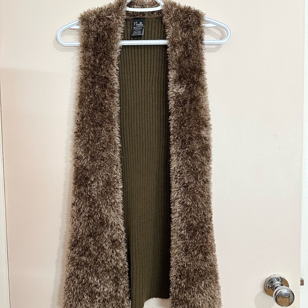 Brown Fuzzy Open Vest size Small (new without tag)